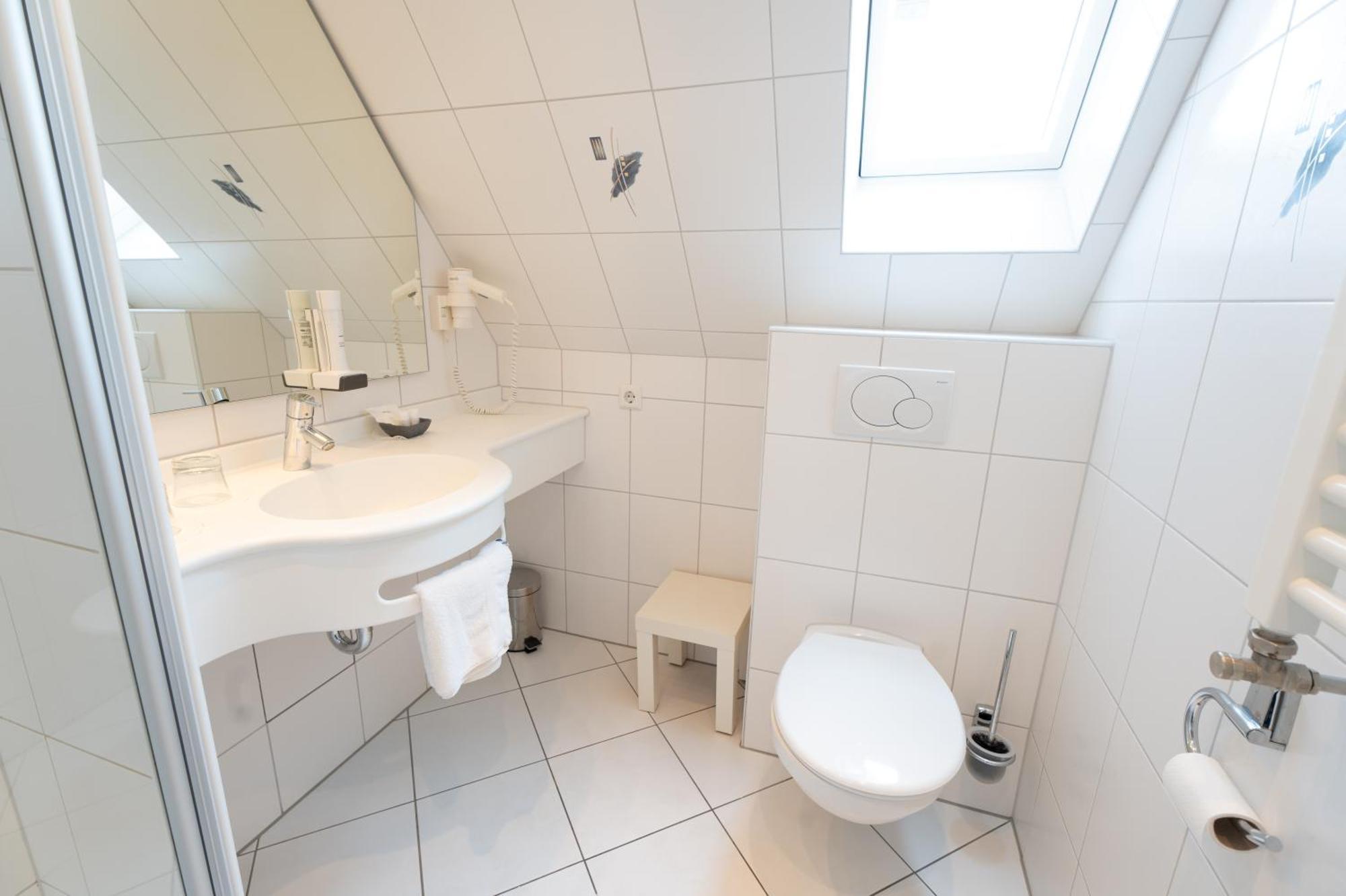 Hotel - Restaurant Traube Neuffen Exteriör bild
