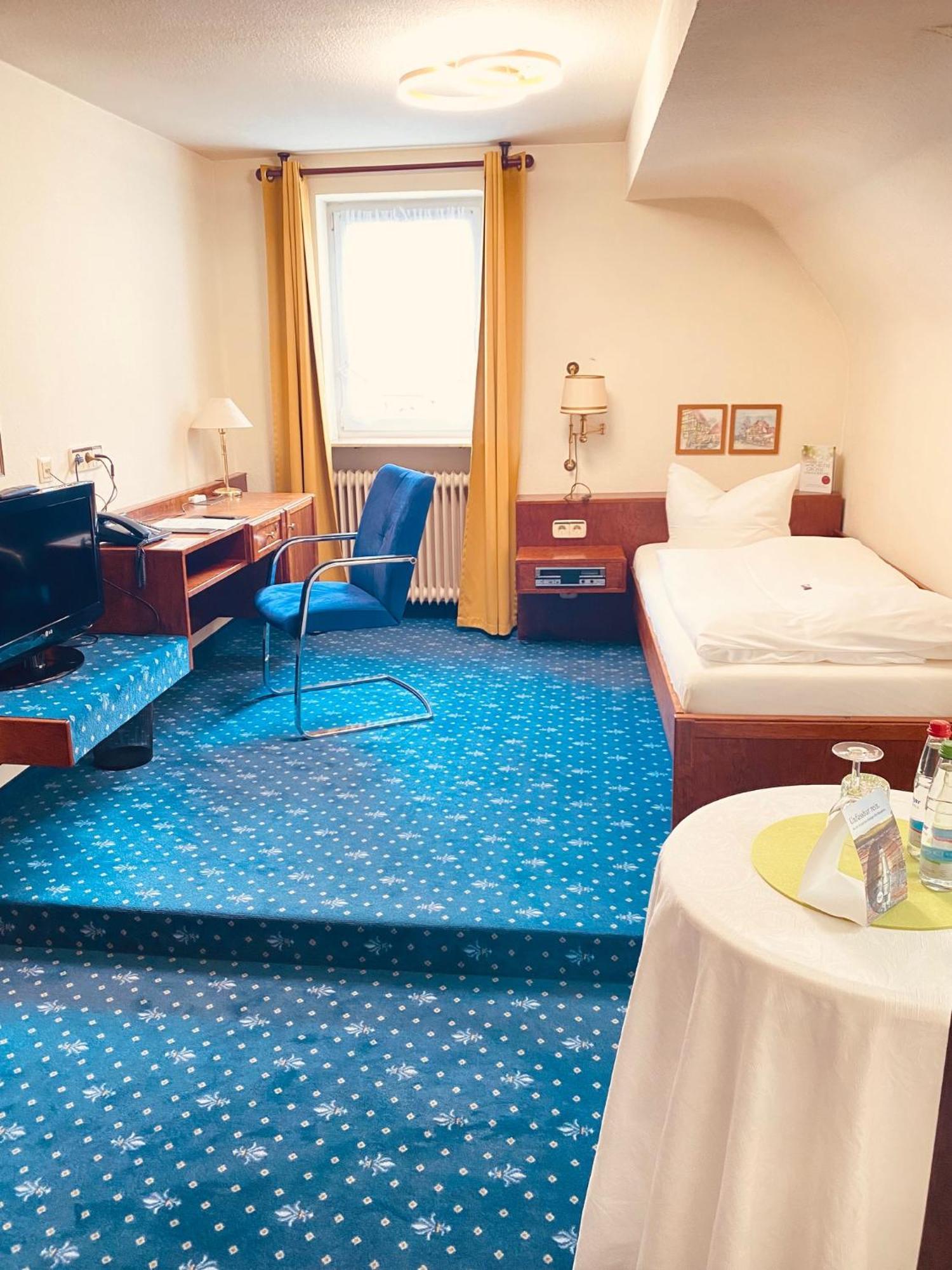 Hotel - Restaurant Traube Neuffen Exteriör bild